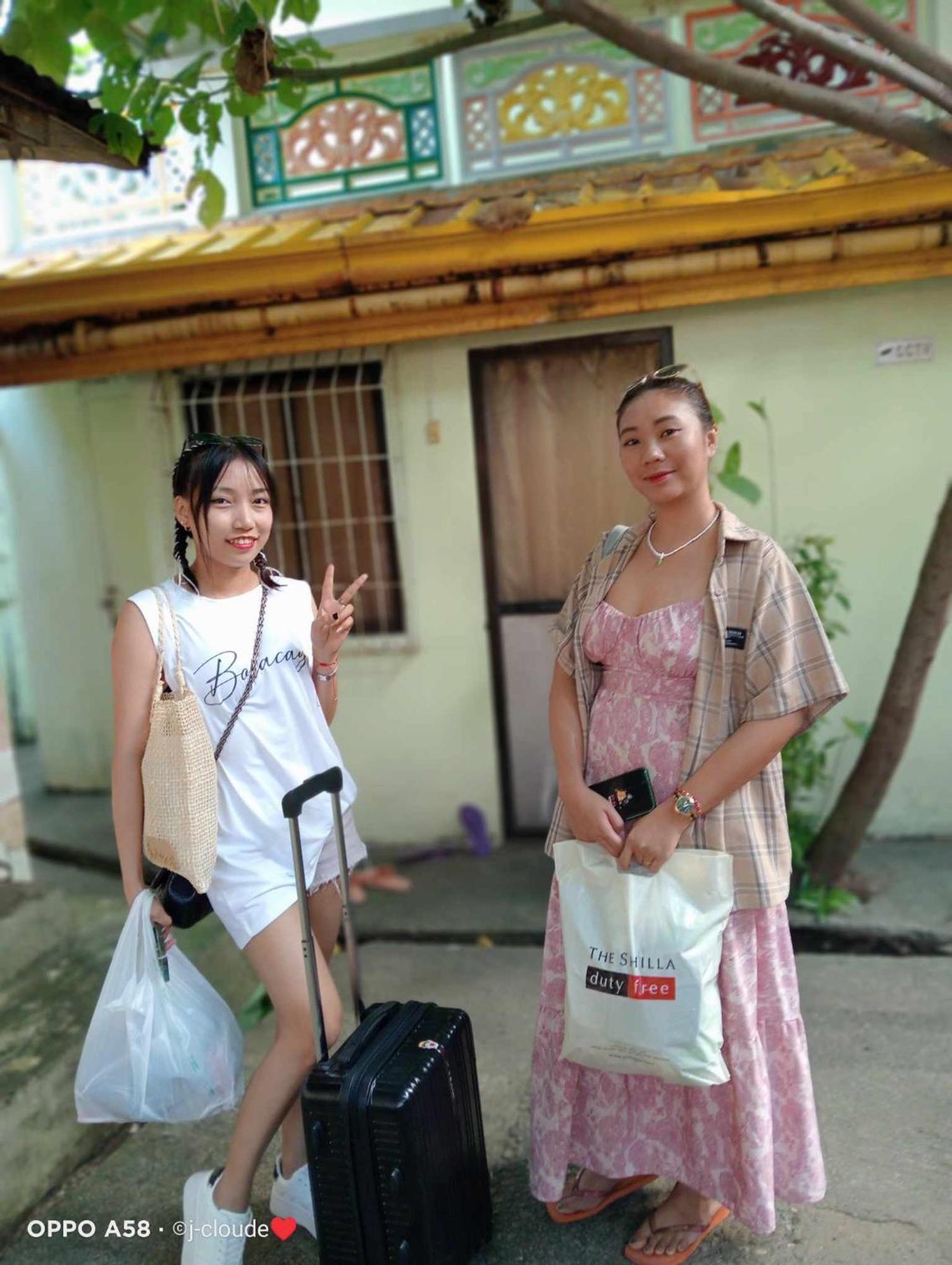 Bambooze Hauz Hotel Balabag  Buitenkant foto