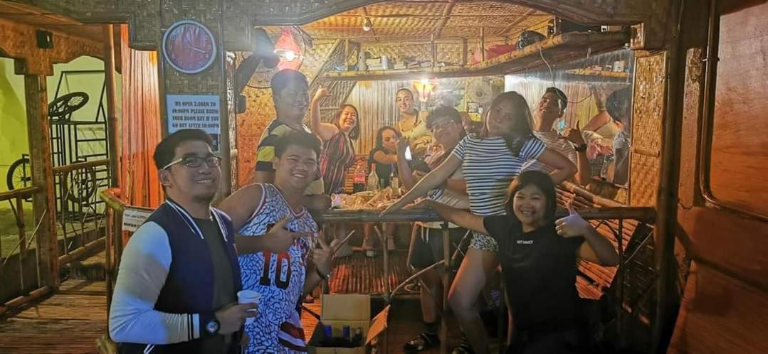 Bambooze Hauz Hotel Balabag  Buitenkant foto