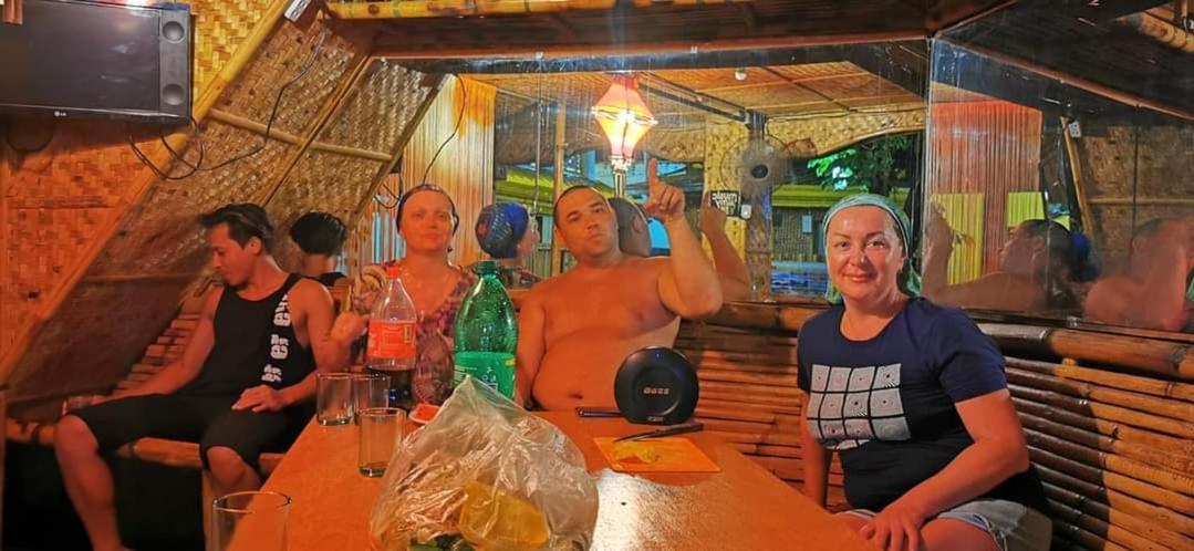 Bambooze Hauz Hotel Balabag  Buitenkant foto