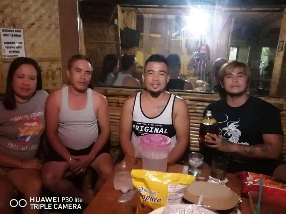 Bambooze Hauz Hotel Balabag  Buitenkant foto