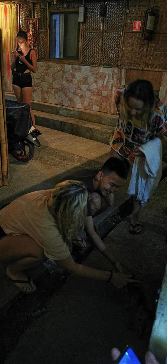 Bambooze Hauz Hotel Balabag  Buitenkant foto