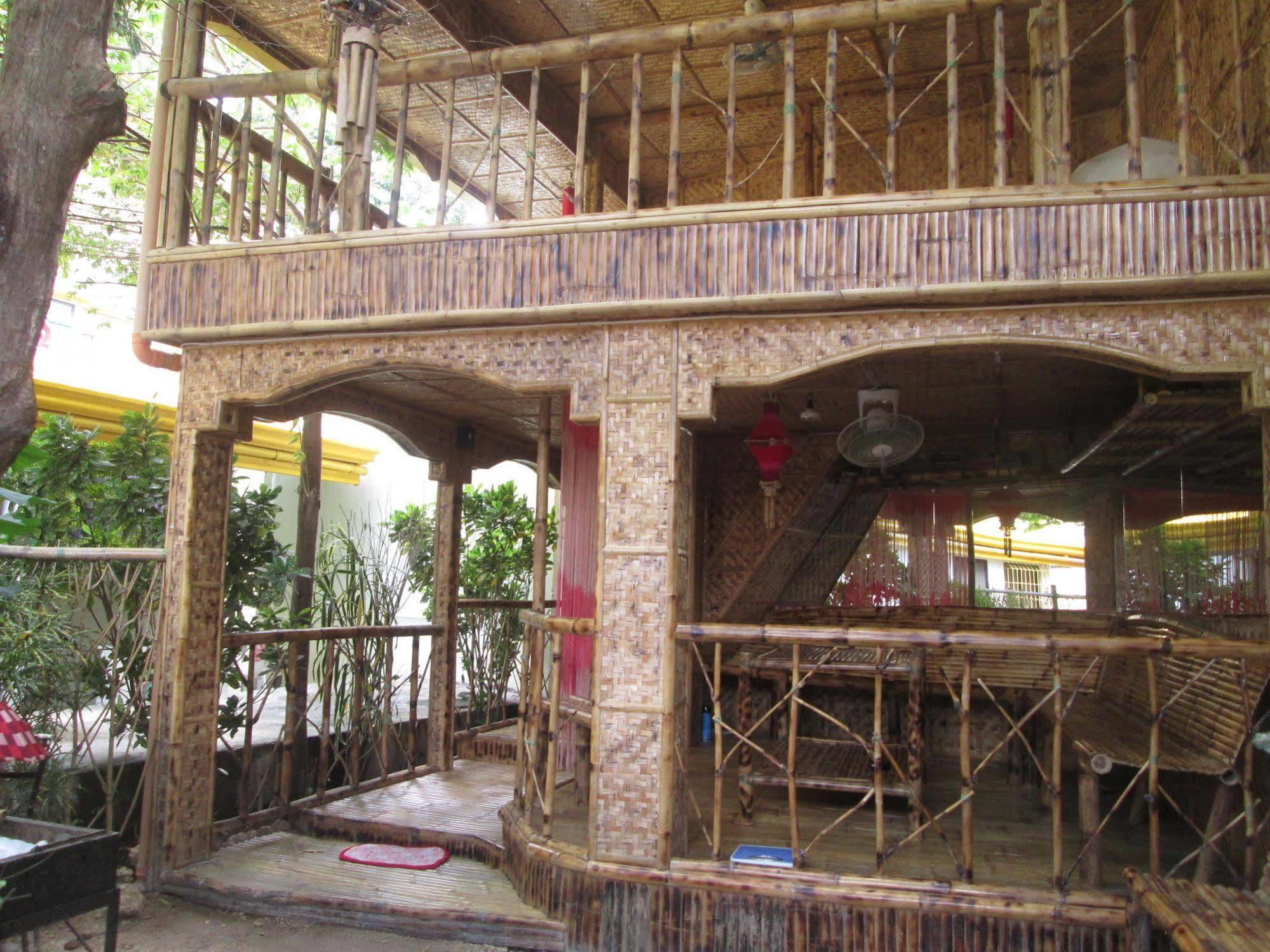 Bambooze Hauz Hotel Balabag  Buitenkant foto